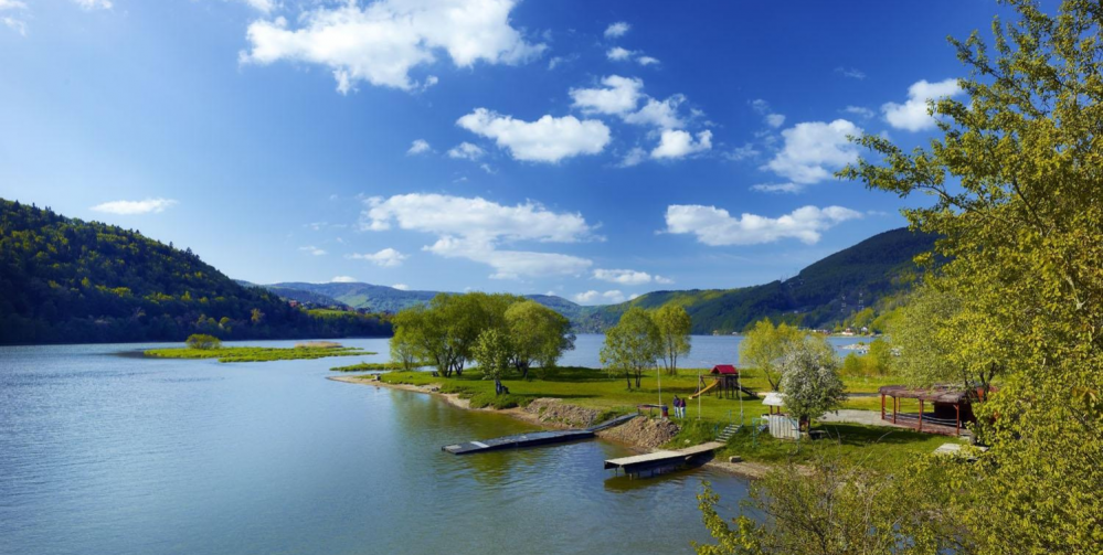 Nad jezioro z dzieckiem